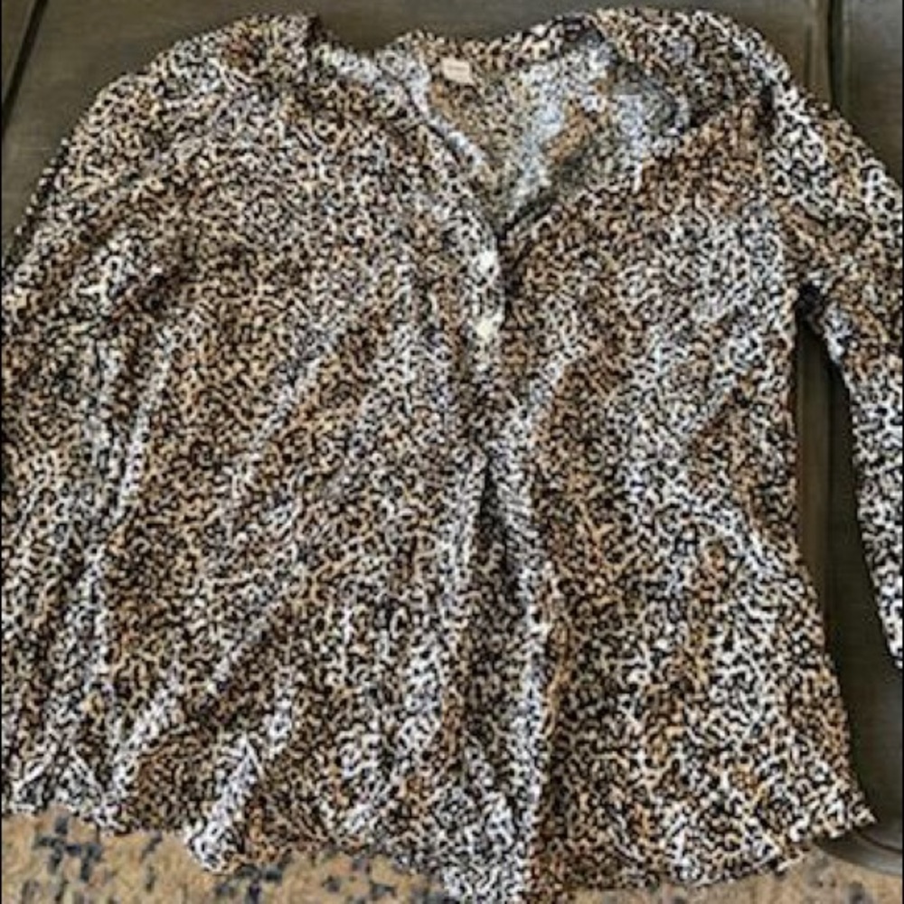 Old Navy leopard print womens size L shirt